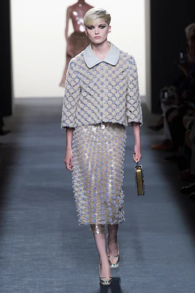 Look 14